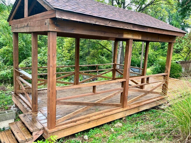 Building Photo - Updated 2 bedroom home in Alton