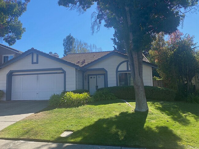 Primary Photo - 4932 Buckboard Way