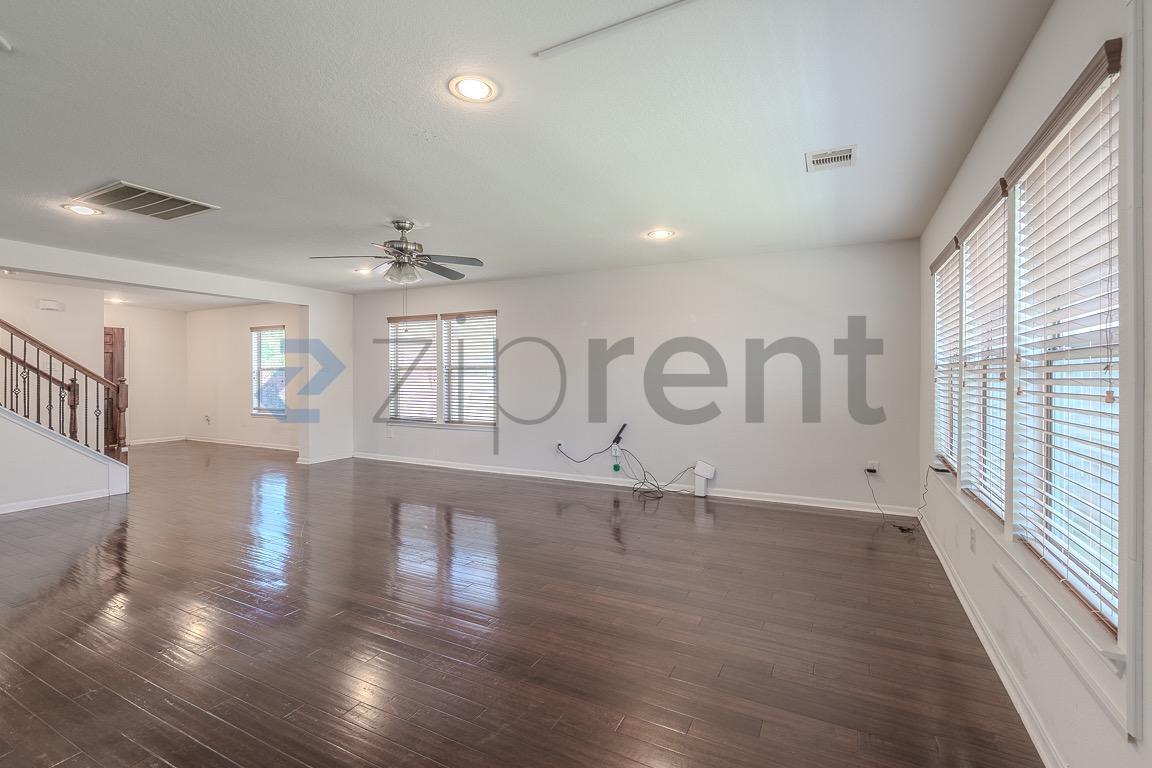 Building Photo - 2730 Volute