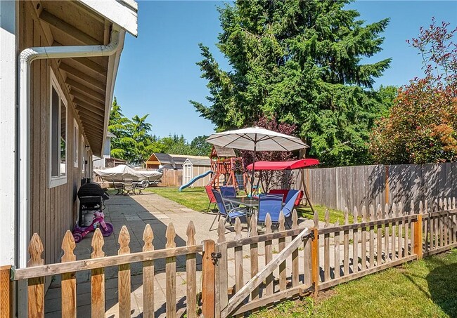 Building Photo - Perfect 3bed/2bath Home on Pinedrop Loop *COMING SOON*APPLICATION PENDING