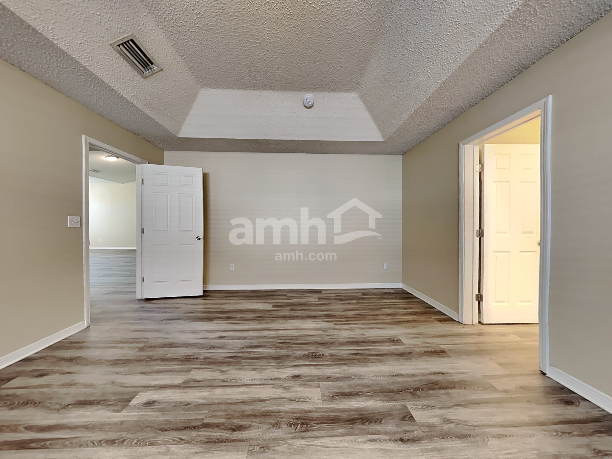Building Photo - 9215 Hawkeye Dr