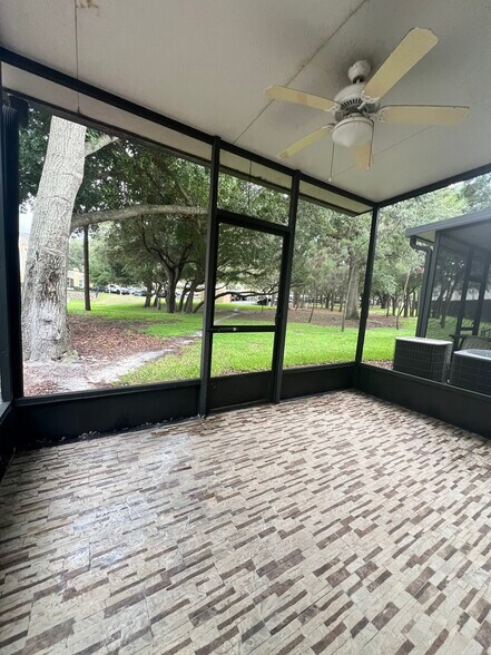 Patio - 6058 Twain St