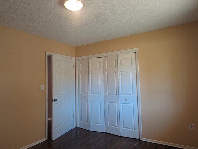 Building Photo - Great ranch home in the heart of Longmont!