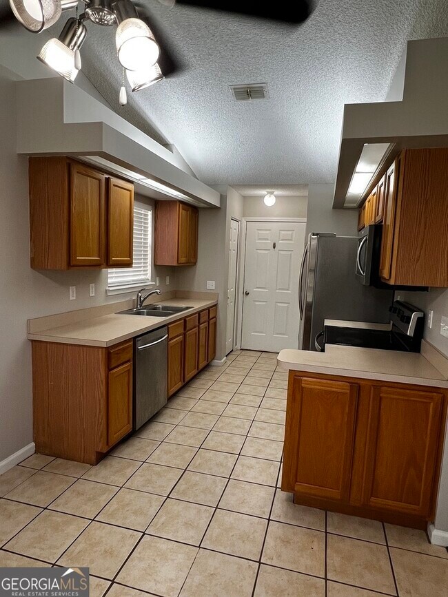 Building Photo - 109 Clinton Ct