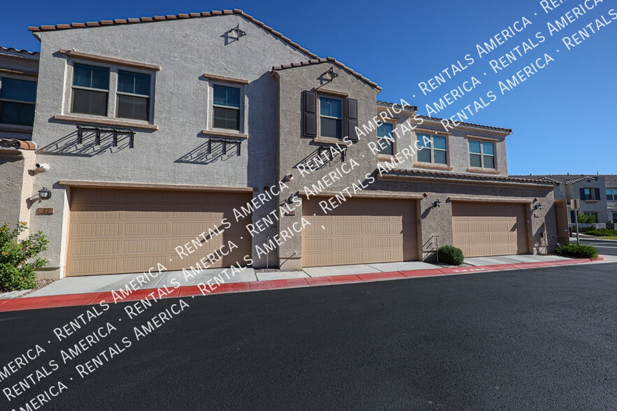 Building Photo - 4077 S Sabrina Dr