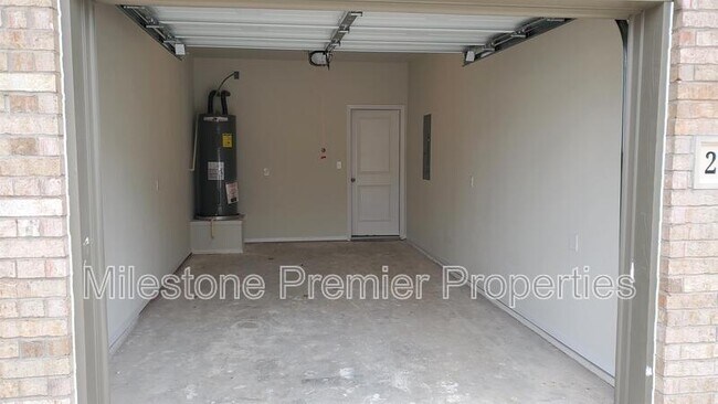 Building Photo - 2407 N Hickory St