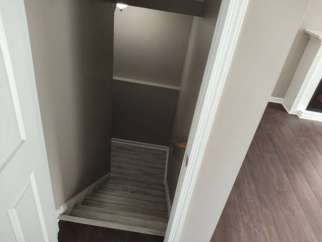 Building Photo - Beautifully maintained 4-bedroom, 2.5-bath over 2,200 sqft with a 2 car garage!