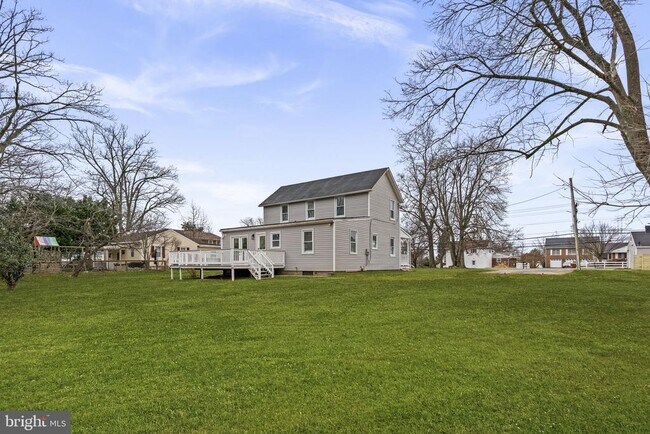 Building Photo - 10530 Scaggsville Rd