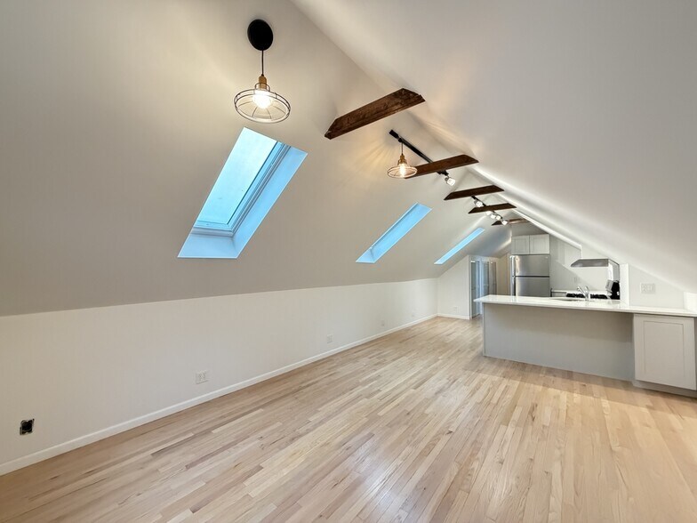 Building Photo - 1401 N Bosworth Ave