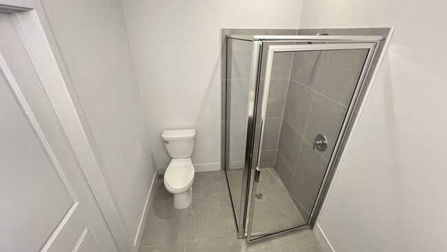 Building Photo - Spacious 4BR Home with Well Water, Pet-Friendly & No HOA