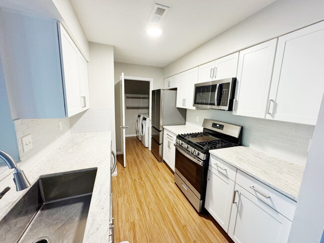 Building Photo - 2265 Hedgerow Road