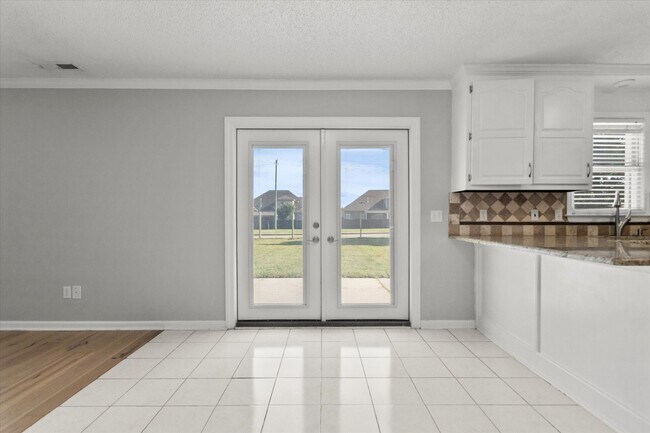 Building Photo - 300 Early Harvest Ct