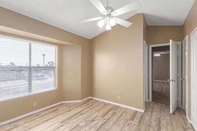 Building Photo - 4453 E Wildwood Dr