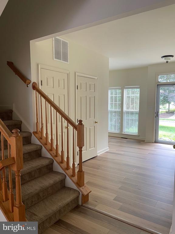 Building Photo - 5 Bridle Ct