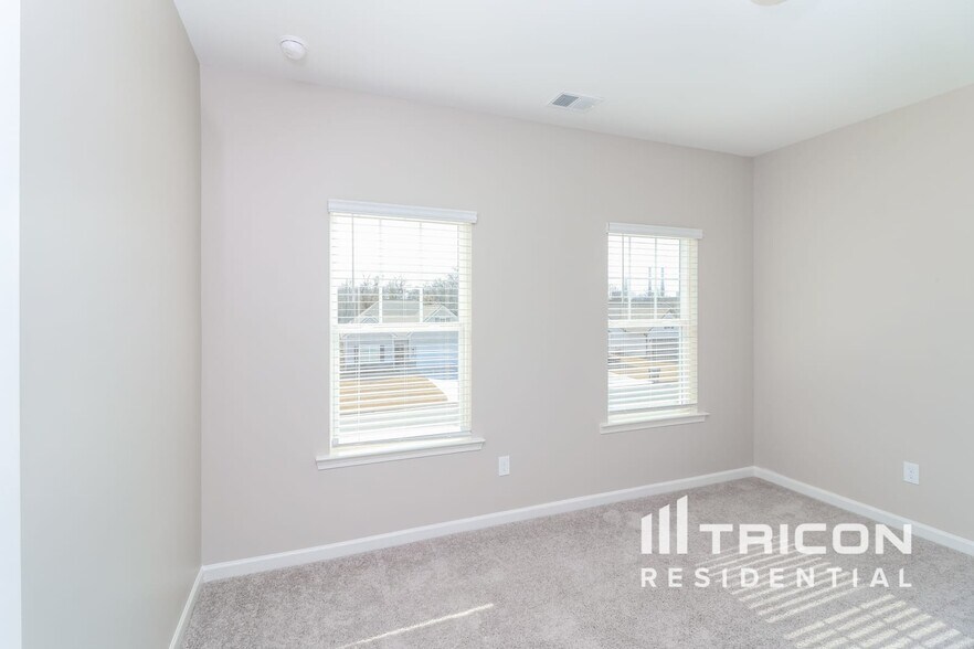Building Photo - 147 Chapel Meadow Ln SW