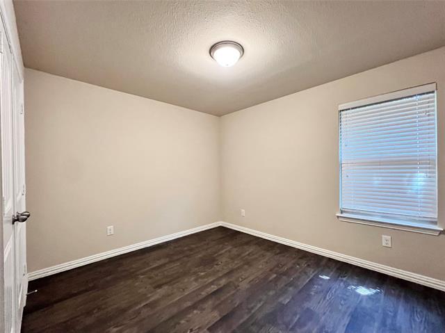 Building Photo - 660 River Garden Dr