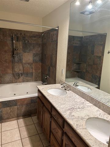 Building Photo - 820 Lake Forest Ct