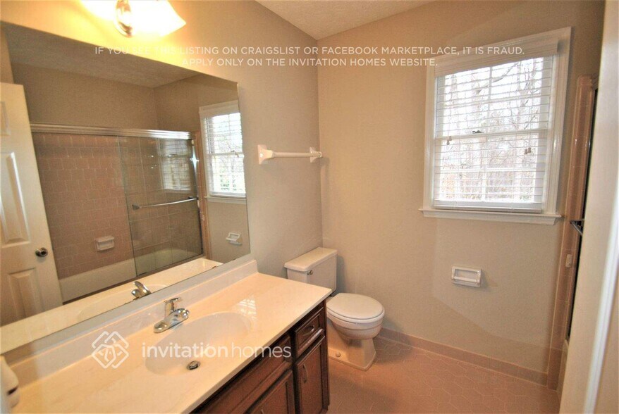 Building Photo - 2111 Potomac Pl