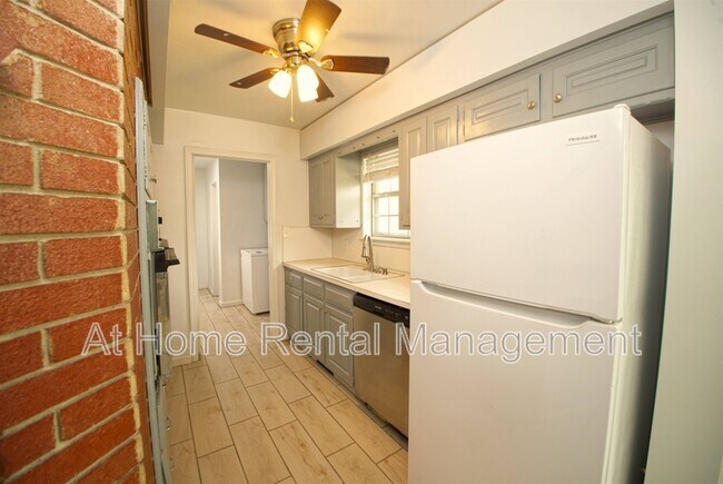 Building Photo - 5105 S Kingston Ave