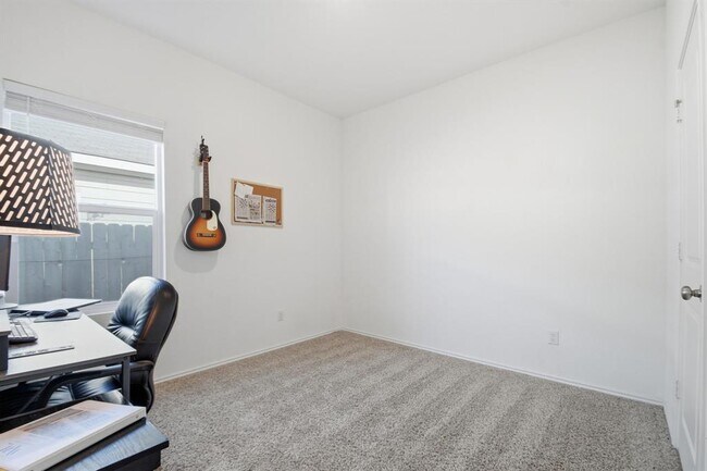 Building Photo - 1106 Cattail Ln