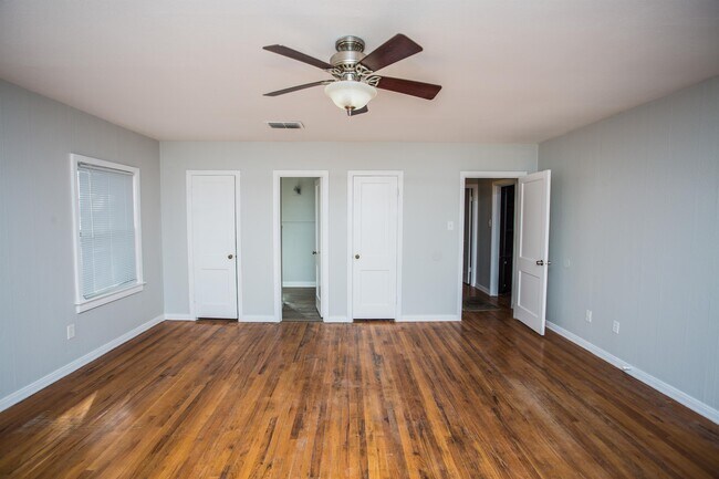 Building Photo - 2408 32nd St