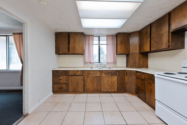 Building Photo - G7UG