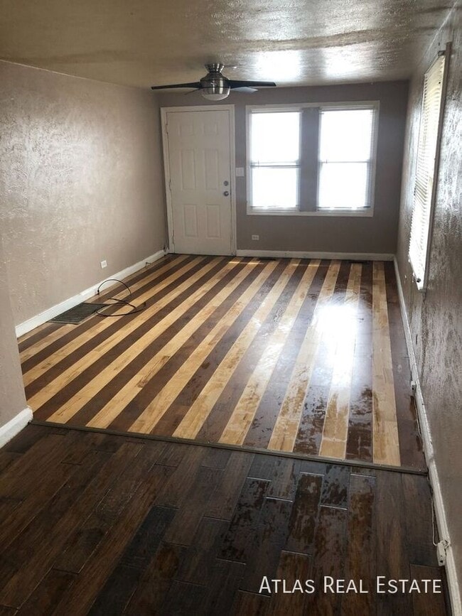 Building Photo - 7387 Oneida Dr