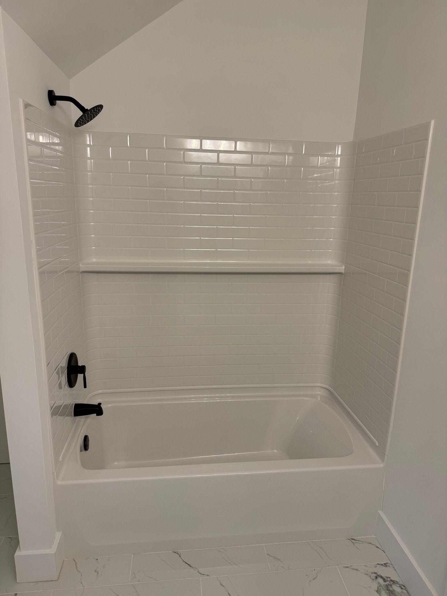 Building Photo - 46 High St