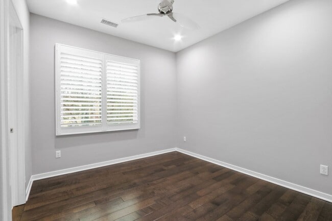 Building Photo - For Lease – 4 Bed / 3 Bath Townhome with 2-Car Garage