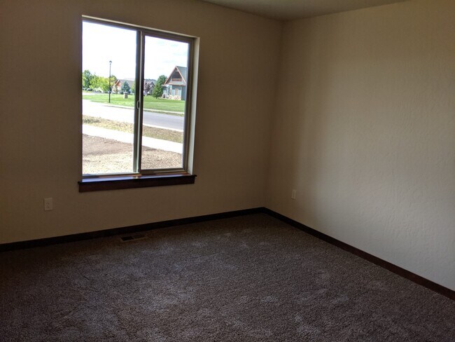 Building Photo - 4 Bed 2 Bath Rancher in Post Falls
