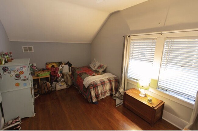 Building Photo - 724 South 5th Street