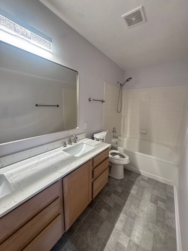 Building Photo - 10431 Westfield Pl