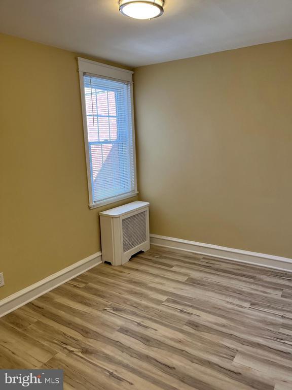 Building Photo - 1323 Gilham St