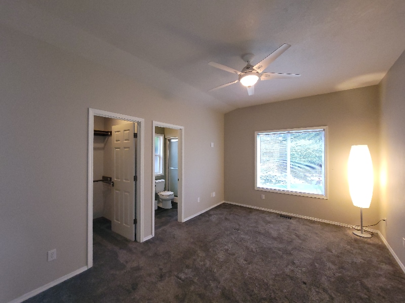 Building Photo - 5617 SW Windflower Dr