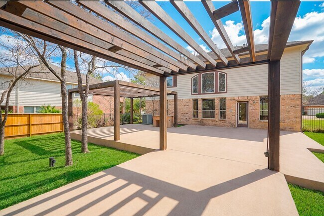 Building Photo - 42 Rocky Point Ct