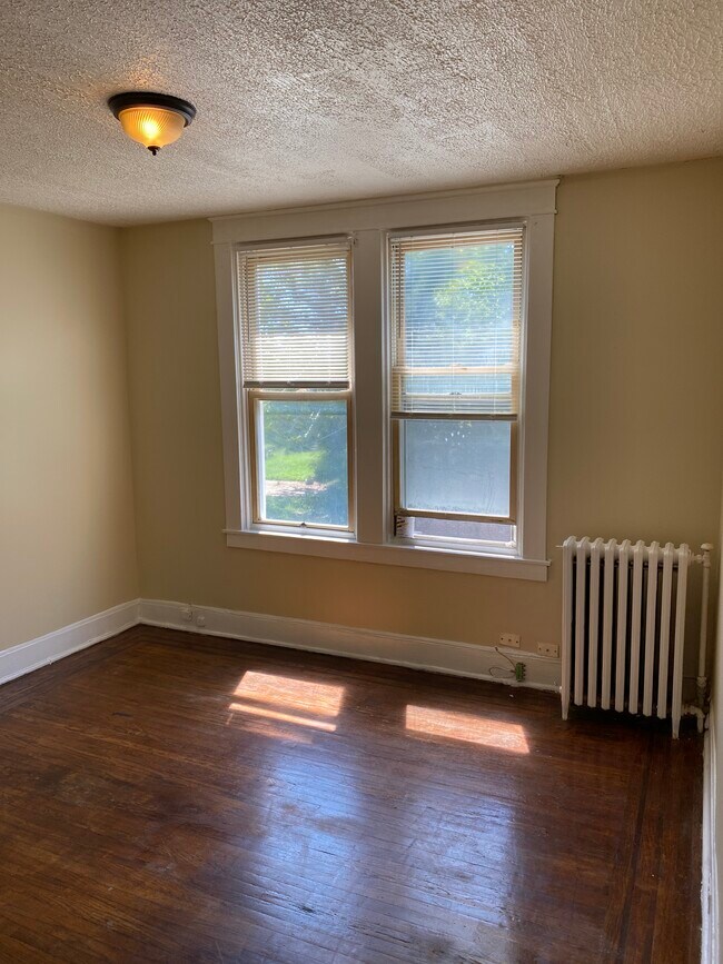 Building Photo - 4009 W Cold Spring Ln