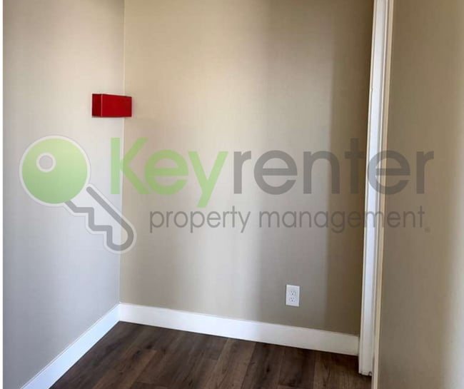 Building Photo - 4403 6th Ave