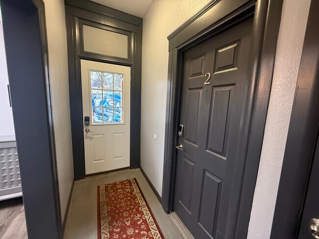 Building Photo - 813 Hall of Fame Dr