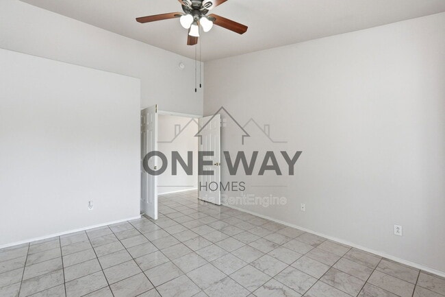 Building Photo - 819 E Cindy St