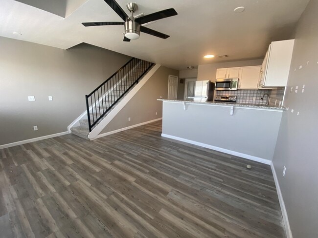 Building Photo - 1230 12th Ave SE