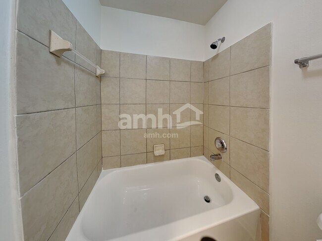 Building Photo - 16843 Blackberry Lily Ln