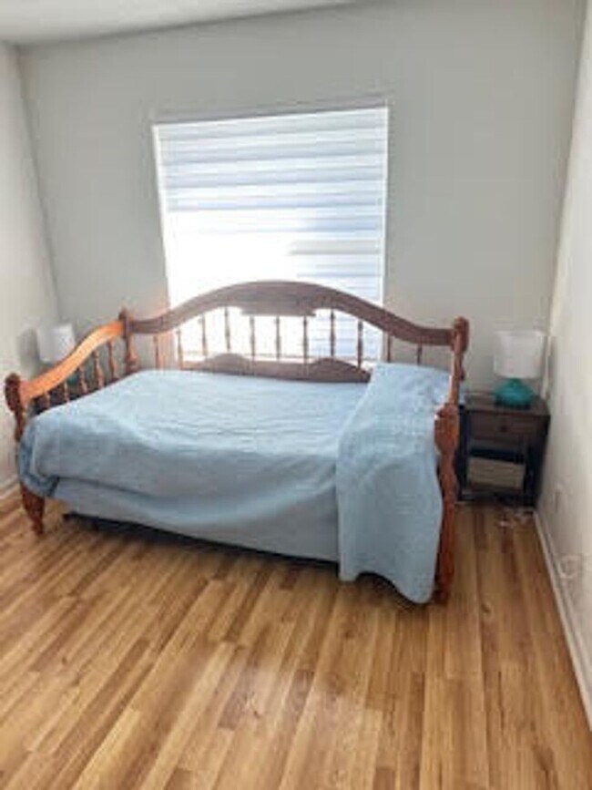 Building Photo - 550 Cypress Crossing