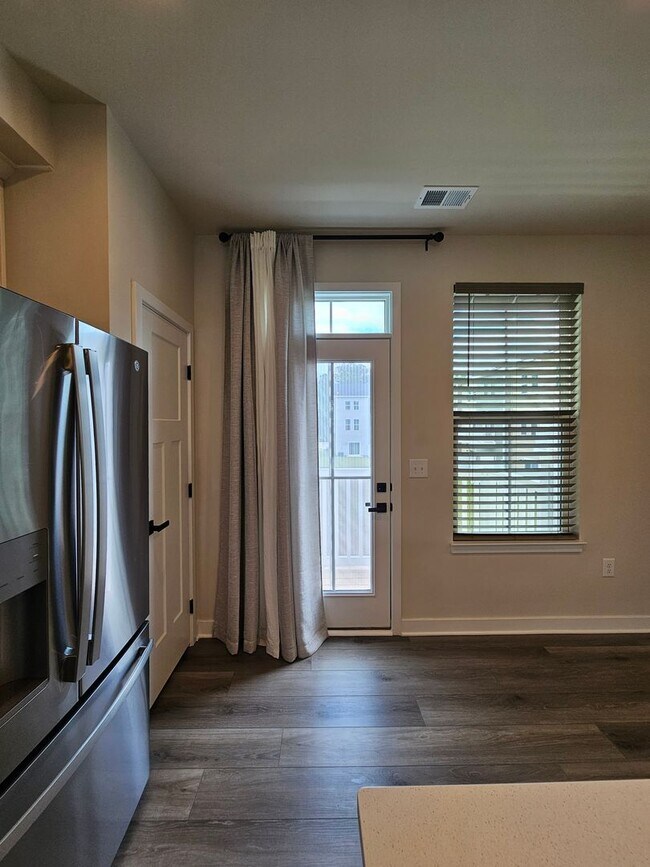Building Photo - 3 bedroom 3.5 Bath - Long Term Rental in Myrtle Beach, SC