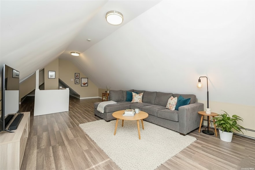 Building Photo - 79 Brook St