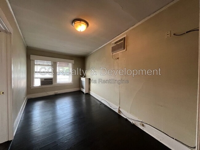Building Photo - 532 Crescent Blvd