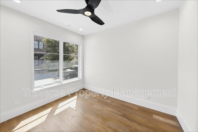 Building Photo - 408 Rayner Ave