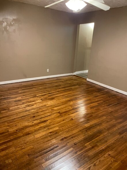 Living room heading to hall - 2028 Levin St