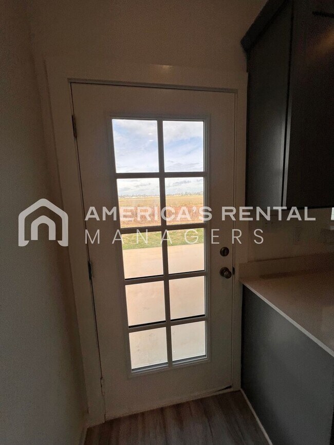 Building Photo - 21521 Tawny Lp