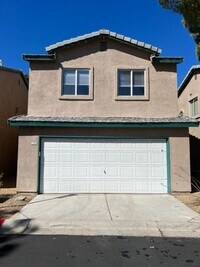 Building Photo - 3 Bedroom located in Gated Community!!