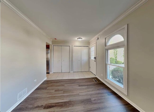 Building Photo - 10528 S 83rd Ave